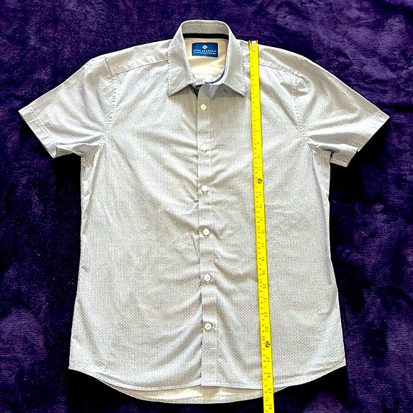 Ryan Seacrest Short Sleeves Button Down Blue Pattern Shirt Small - Picture 6 of 7